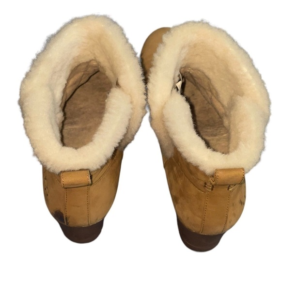 UGG Devorah waterproof wedge bootie. Size 7.5 GUC - Picture 8 of 14